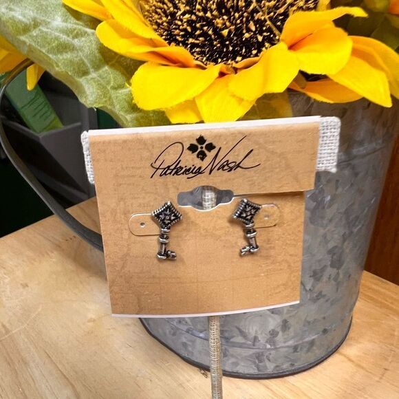 NWT Patricia Nash Small Floret Key Stud Earrings Not So Basics #PNER - Picture 4 of 5